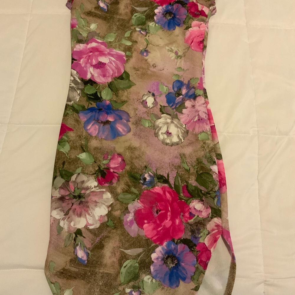 Mini flower dress / worn once / short sleeve - Picture 6 of 6
